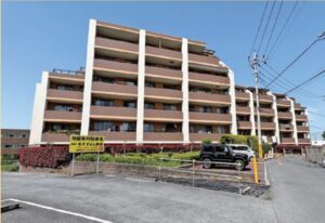 幹線道路から奥まった立地で住環境良いです